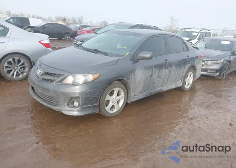 2011 Toyota Corolla S z USA, uszkodzony, nr VIN 2T1BU4EE4BC695486
